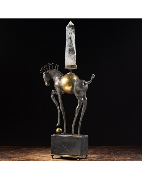 Horse sculpture with Rocca Crystal