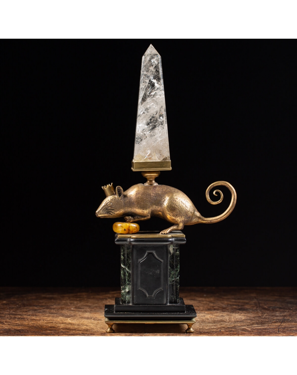 Rodent sculpture with Quartz and Amber