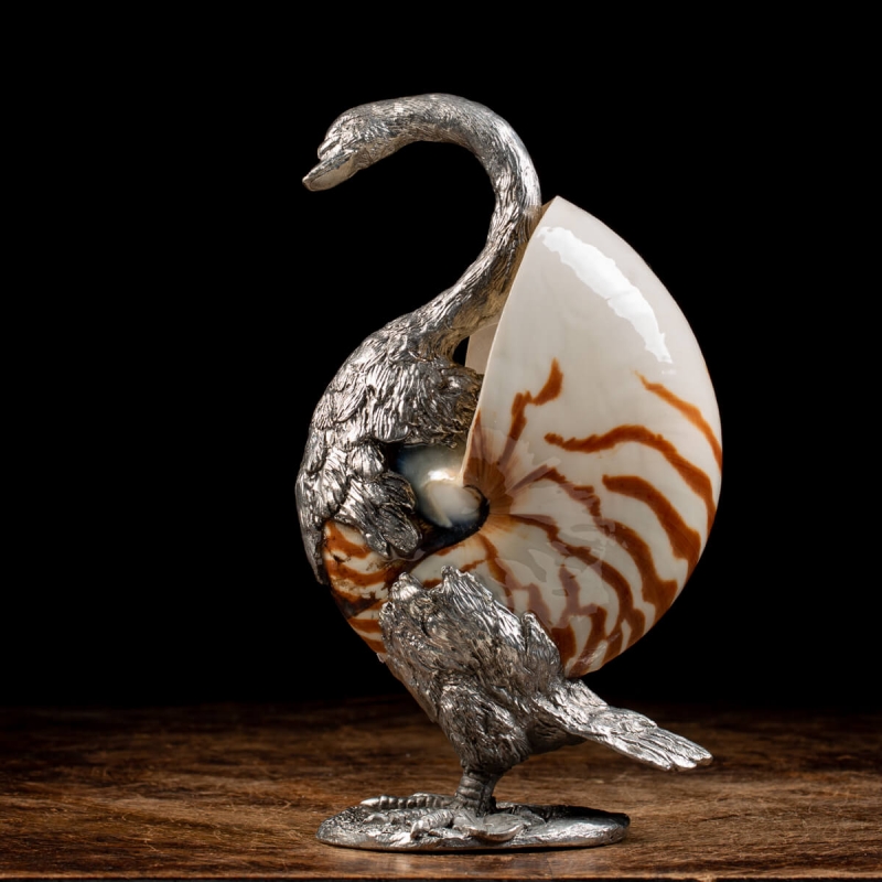 Swan sculpture on Nautilus Pompilius