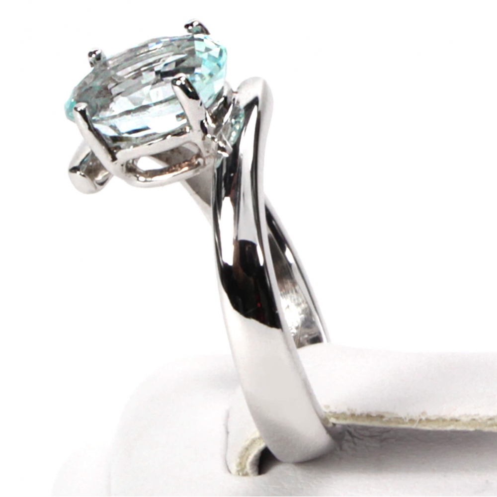 Anello oro bianco con Acquamarina 1.83 ct