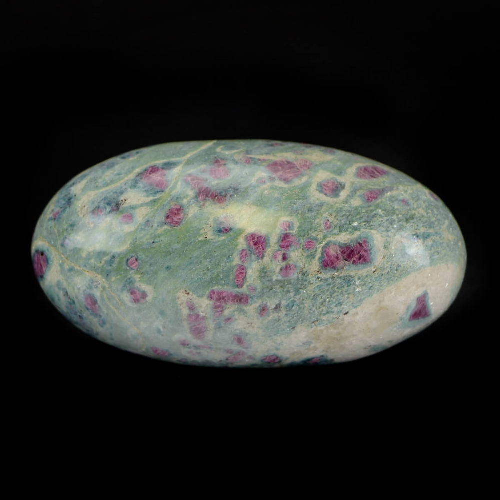 Oval aus Rubin-Fuchsit
