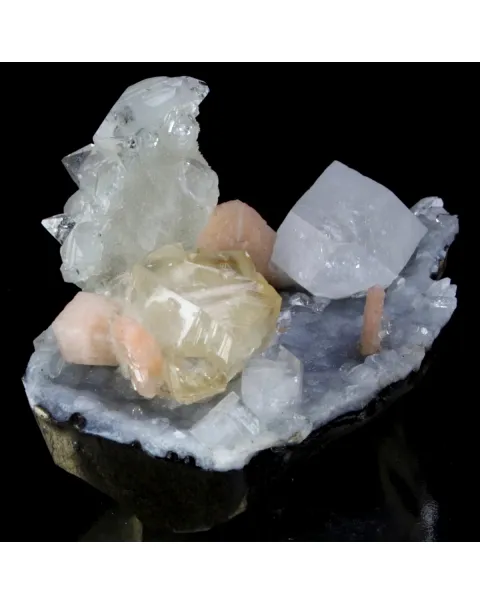 Apofillite, Stilbite, Calcedonio