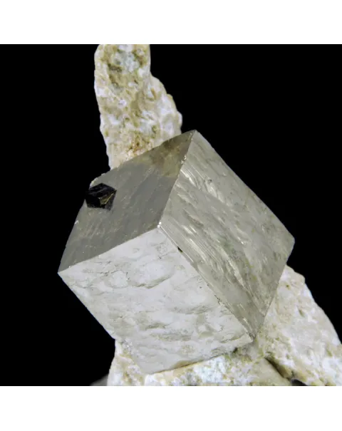Pirite Cubica di Navajún: Geometria Perfetta nella Roccia Madre.