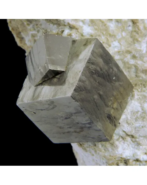 Pirite Cubica di Navajún: Geometria Perfetta nella Roccia Madre.