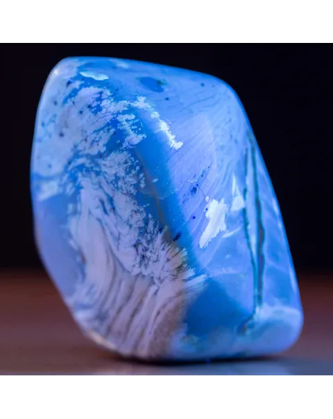 La Luce Blu dell'Ambra Indonesiana.