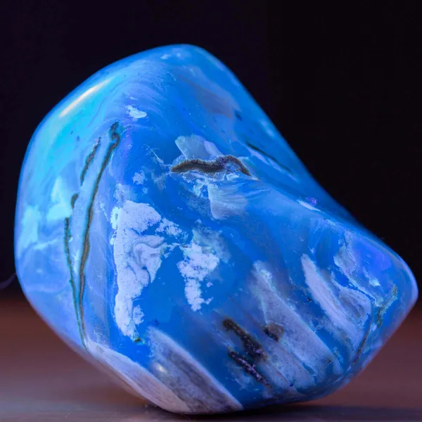 La Luce Blu dell'Ambra Indonesiana.