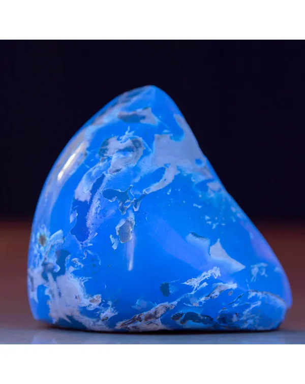 Campione di Ambra Blu di Sumatra.