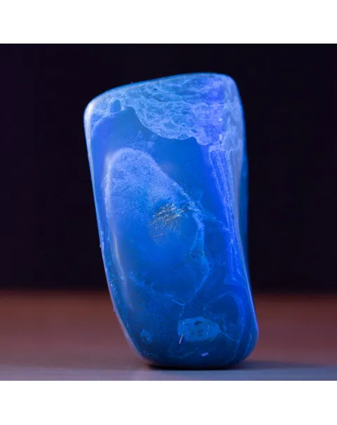 Esemplare di Ambra Blu Indonesiana da Sumatra - Luminescenza Blu.