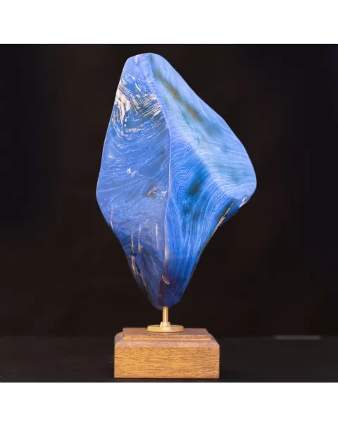 Esclusivo Campione di Ambra Blu su Base Decorativa in Legno e Ottone.
