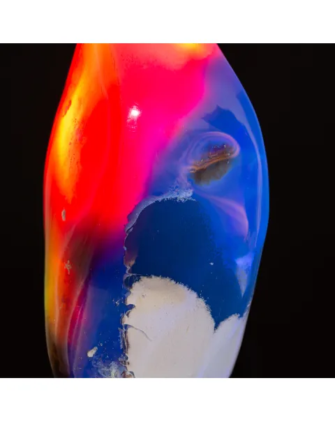 Meraviglia Naturale: Ambra Blu di Sumatra su Base.