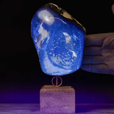 Ambra di Sumatra – La fluorescenza fossile della...