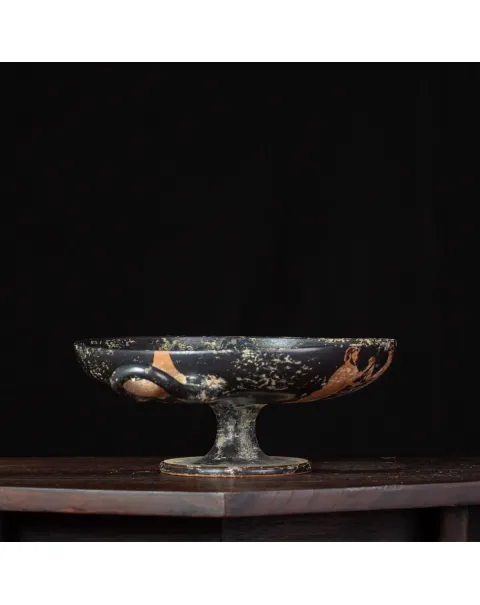 Kylix Attica a Figure Rosse – Scena di Simposio e Musica.