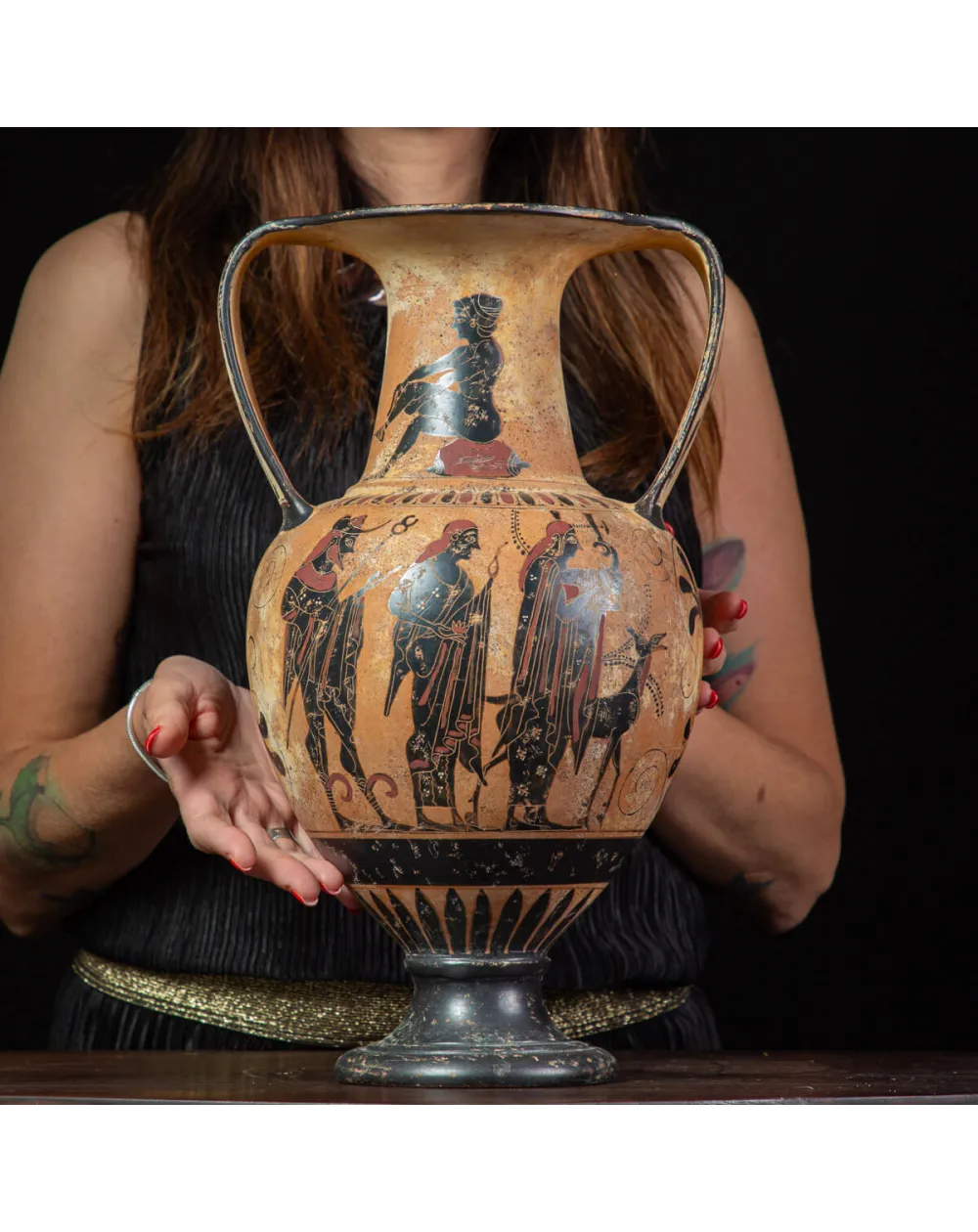 Anfora Attica a Figure Nere – Divinità e Virtù dell’Olimpo.