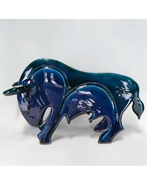 Scultura Taurus in Ceramica
