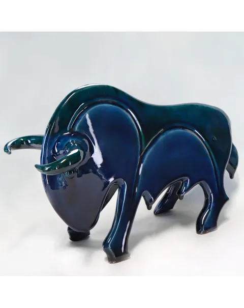 Scultura Taurus in Ceramica