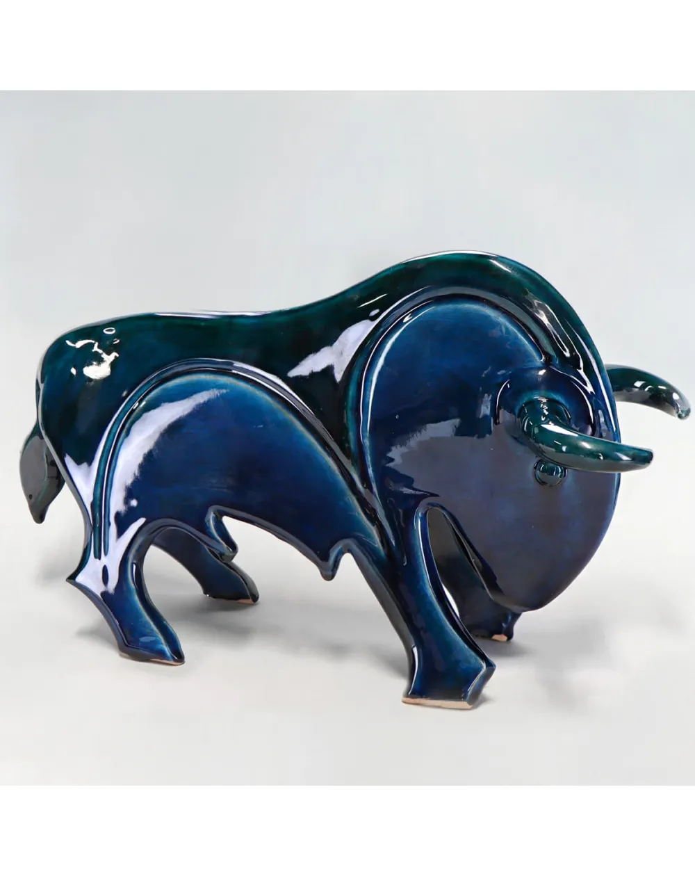 Scultura Taurus in Ceramica