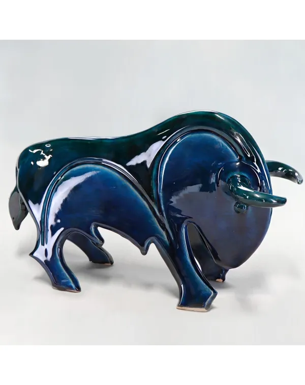 Scultura Taurus in Ceramica
