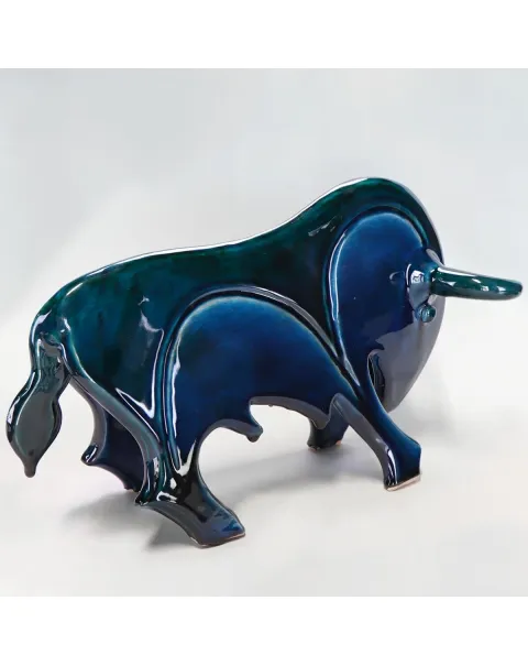 Scultura Taurus in Ceramica