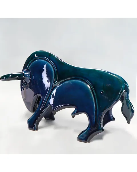 Scultura Taurus in Ceramica