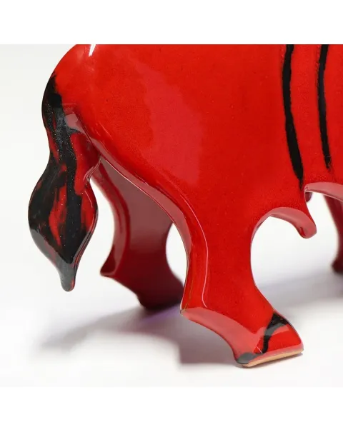 Scultura Taurus in Ceramica
