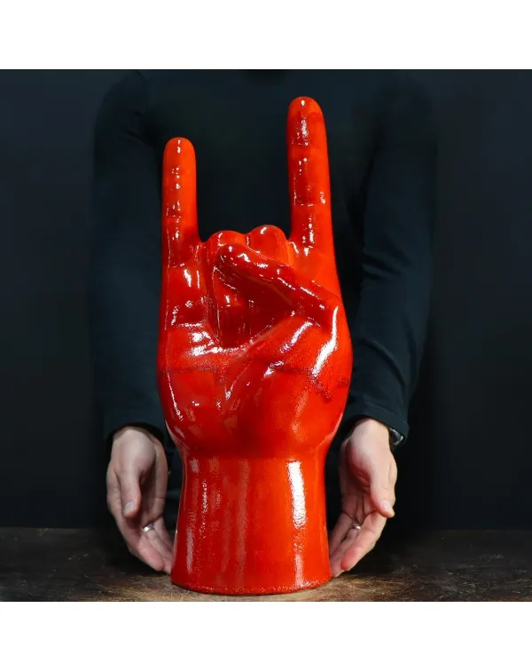 Scultura Mano Cornuta Ceramica