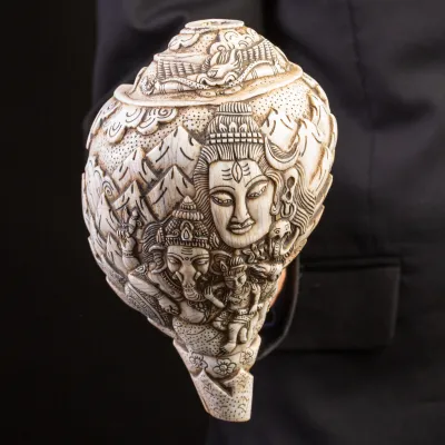 Conchiglia Tibetana Intagliata - Shankha Sacro.
