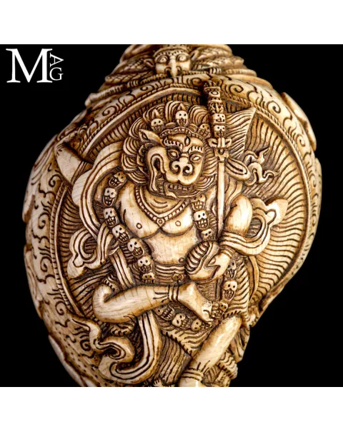 Conchiglia Shankha Tibetana Scolpita – Mahakala, il Protettore del Dharma