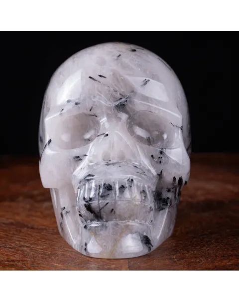 Teschio in Quarzo con Inclusioni di Tormalina Nera – Scultura Artistica Unica e Mistica.