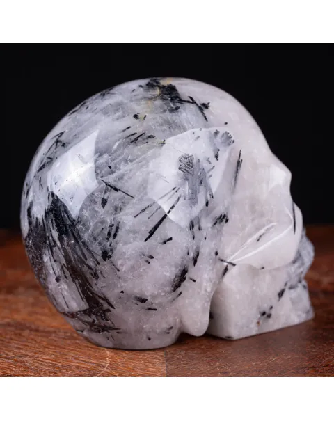 Teschio in Quarzo con Inclusioni di Tormalina Nera – Scultura Artistica Unica e Mistica.