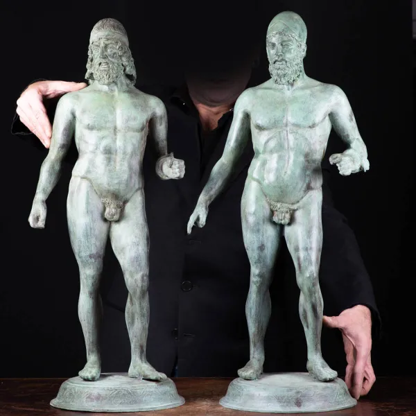 Repliche dei Bronzi di Riace: Maestria Artistica e Tradizione Antica.