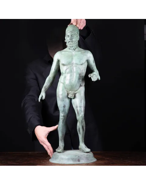 Repliche dei Bronzi di Riace: Maestria Artistica e Tradizione Antica.
