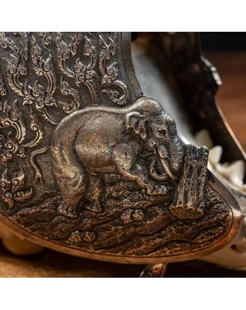 Teschio di Puma con montatura d'argento - Compendio per fumatori