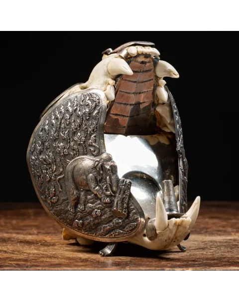 Teschio di Puma con montatura d'argento - Compendio per fumatori