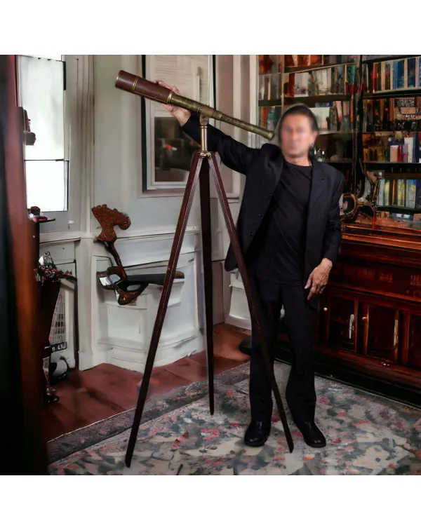 Cannocchiale Telescopico su Treppiede