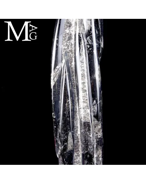 Scultura Fossile in Orthoceras – Eleganza Naturale