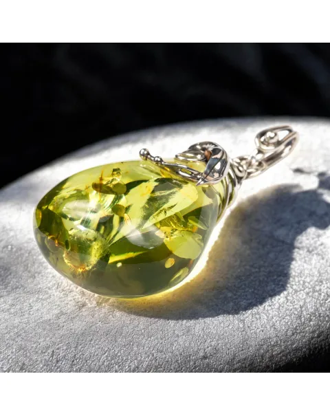 Ciondolo in Argento - Goccia di ambra verde dei Caraibi.