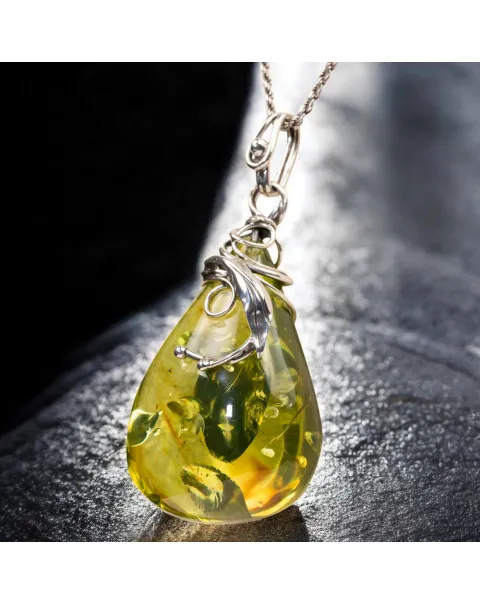 Ciondolo in Argento - Goccia di ambra verde dei Caraibi.