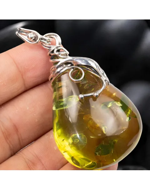 Ciondolo in Argento - Goccia di ambra verde dei Caraibi.
