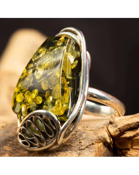 Anello in Argento con Gemma d'Ambra Baltica Verde.