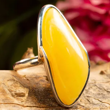 Anello in Argento con Gemma d'Ambra Baltica Verde.