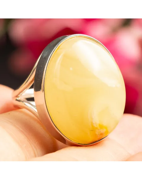 Anello in Argento con Gemma d'Ambra Baltica Verde.