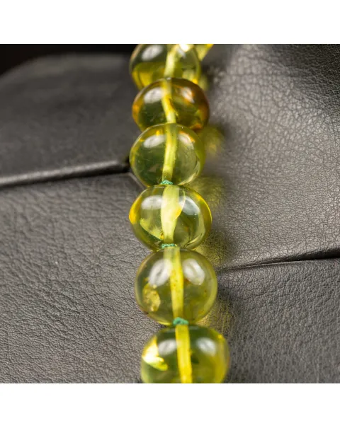 Collana di Ambra Verde: Tesoro di Incomparabile Raffinatezza.