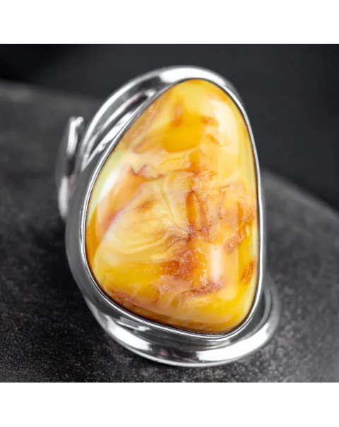 Anello in Argento con Ambra Baltica Color Miele Caramello.