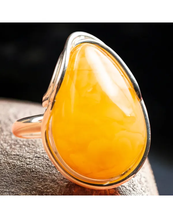 Anello in Argento con Gemma Gialla Intensa.