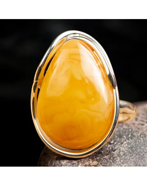 Anello in Argento con Gemma Gialla Intensa.