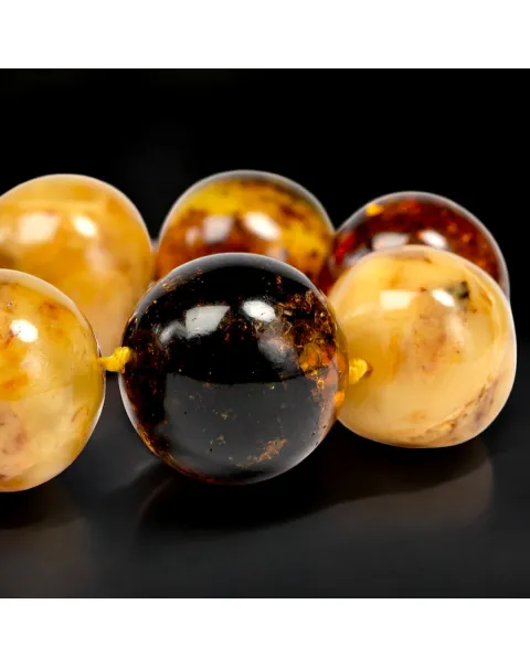 Collier in Ambra Baltica Naturale.