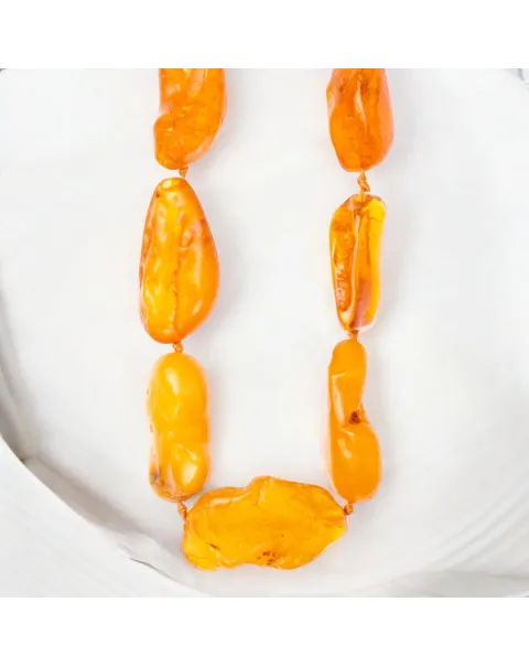 Collana in Ambra con gemme naturali grezze