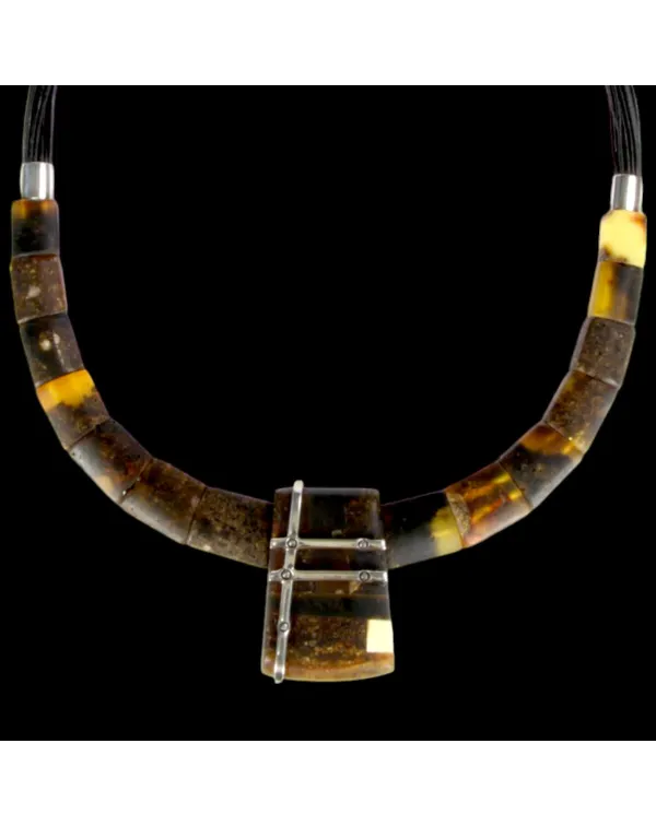 Collier in Ambra Baltica Satinata con Elementi in ...