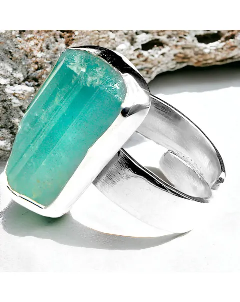 Anello in Argento con Acquamarina Naturale.