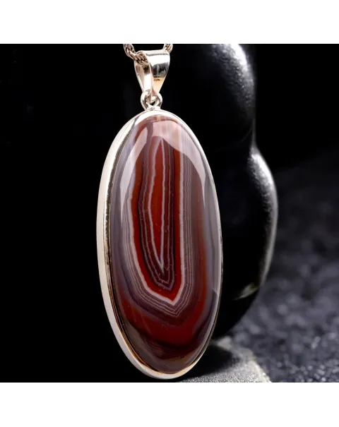 Ciondolo in Argento con Cabochon di Agata Rossa.